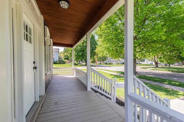 1011 5th St, Mendota, IL 61342 - view of porch