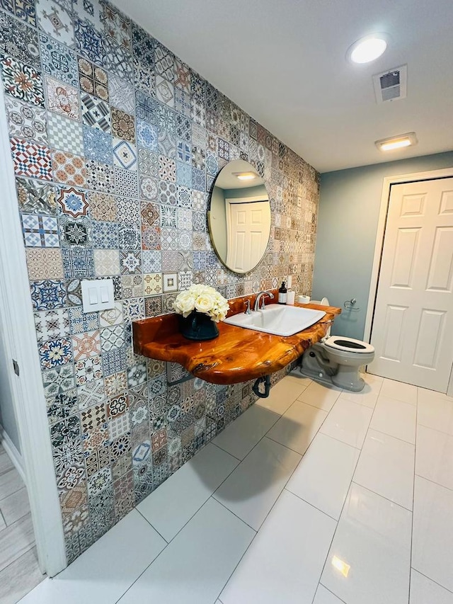 36W461 Binnie Rd, Dundee, IL 60118 - bathroom featuring toilet, tile floors, and sink