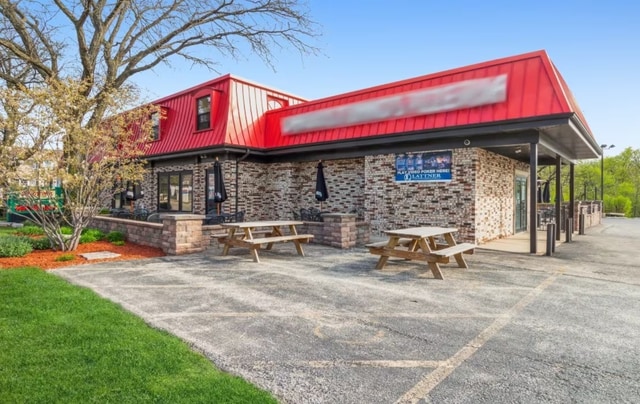 241 S Milwaukee Ave, Wheeling, IL 60090
