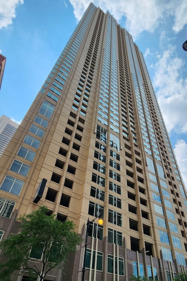 33 W Ontario St Unit P12-W30, Chicago IL, 60654 land for sale