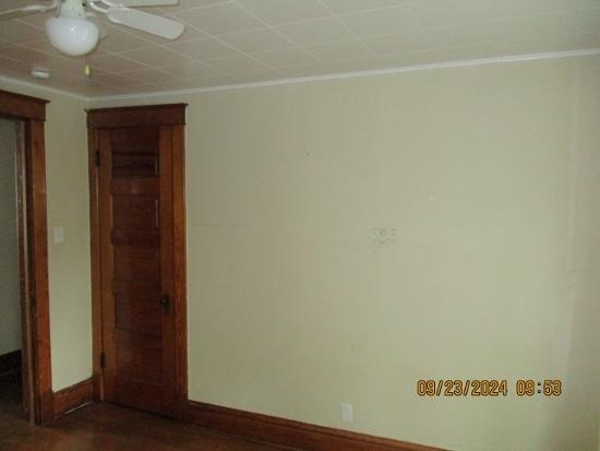 unfurnished room featuring ceiling fan