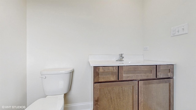 carpeted spare room featuring baseboards and visible vents