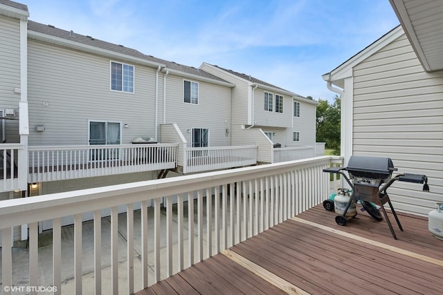 33 S Treehouse Ln, Round Lake, IL 60073 - view of wooden deck
