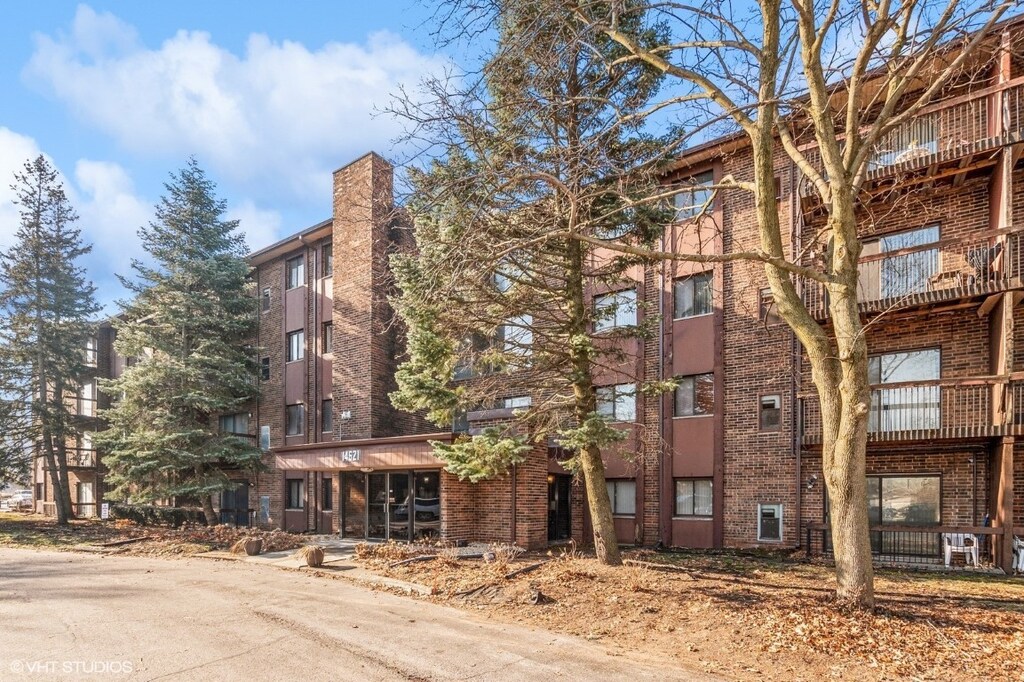 14621 Greenwood Rd Unit B210, Dolton, IL 60419 - photo 1