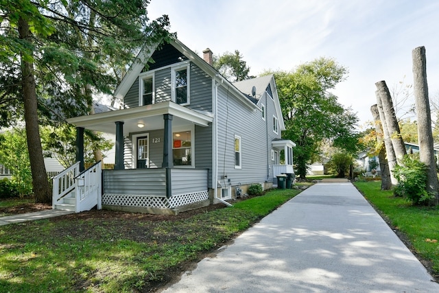 view of front facade with covered porch