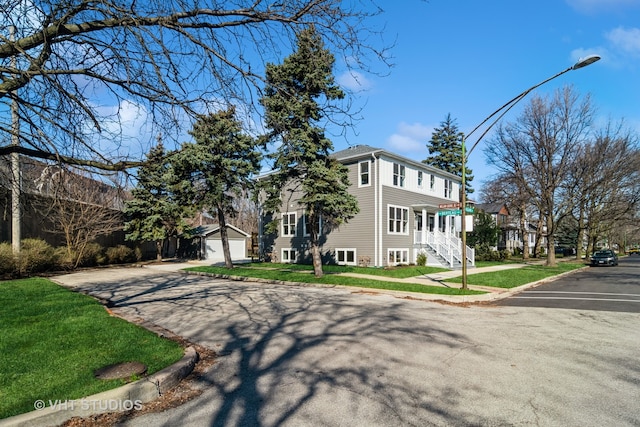 view of front of house featuring a front yard