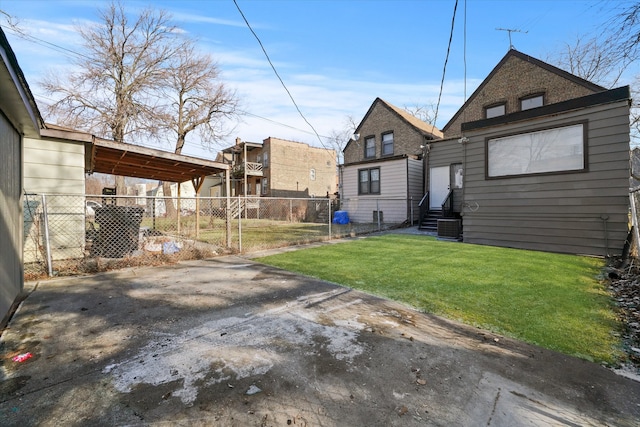 view of yard featuring central AC unit