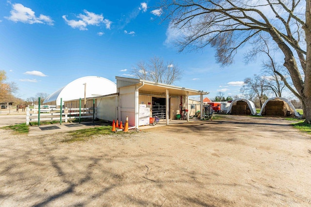 view of outdoor structure featuring an exterior structure and an outdoor structure