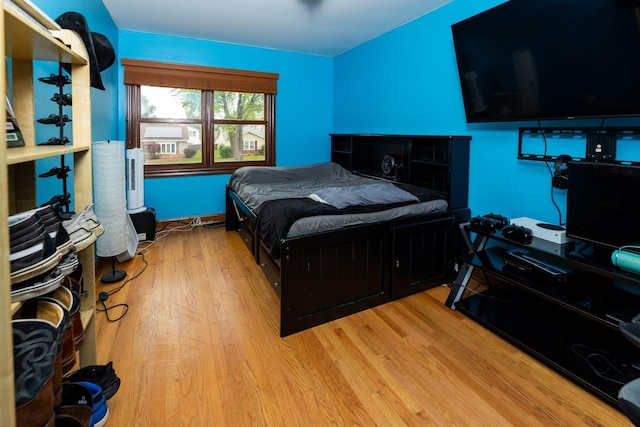 39 Mill Pond Dr, Glendale Heights, IL 60139 - bedroom with wood finished floors