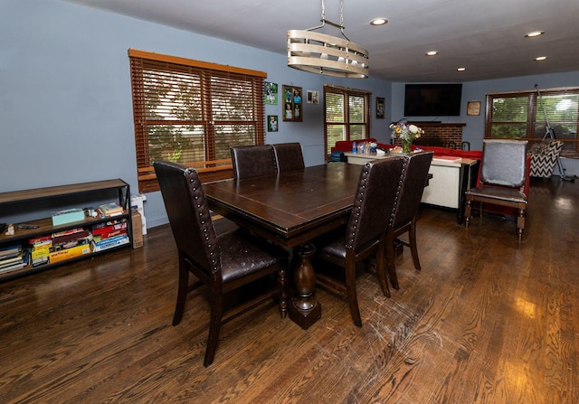 39 Mill Pond Dr, Glendale Heights, IL 60139 - dining area with wood finished floors and recessed lighting