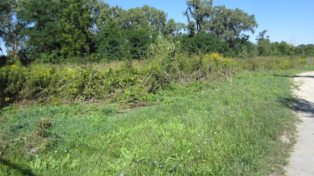 Listing photo 2 for 4 Nantucket Dr Lot1 2, 3, Darien IL 60561