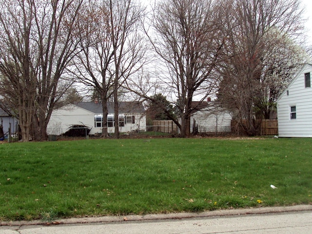 Listing photo 2 for 1100 N Fairlawn Dr N, Rantoul IL 61866