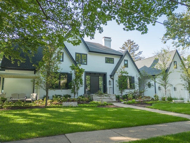 view of front of property with a front yard