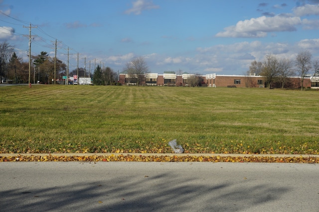 Listing photo 2 for 1147 N Dixie Hwy, Beecher IL 60401