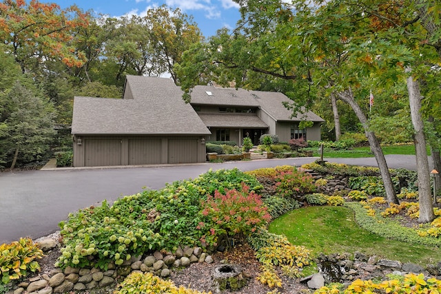 view of front of house featuring a garage