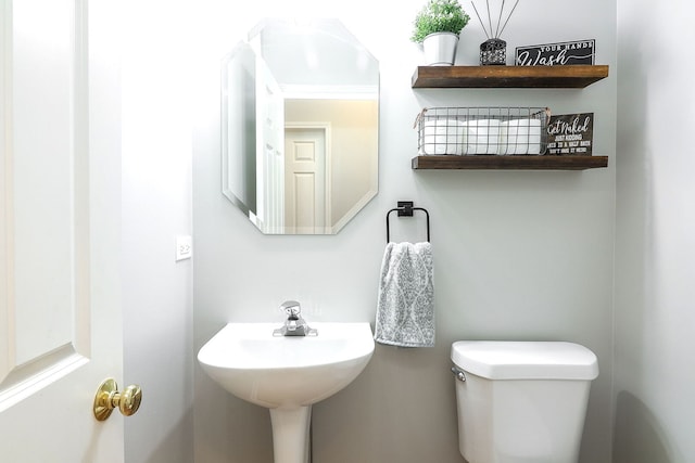 11 N Berkshire Ln, Round Lake, IL 60073 - bathroom with toilet