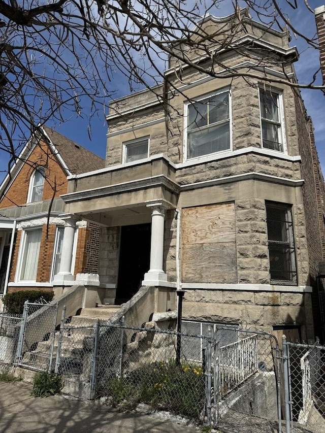 view of front of house