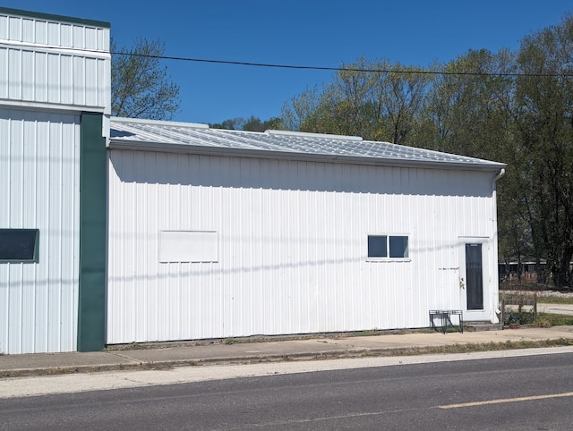 view of side of property