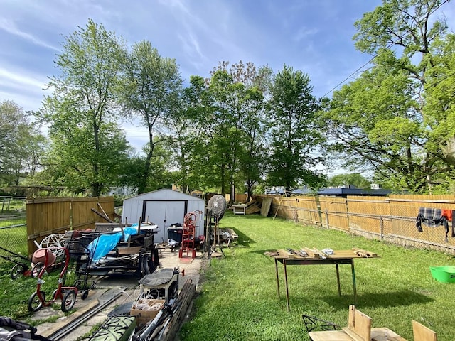 657 W Wood St, Decatur, IL 62522 - view of yard