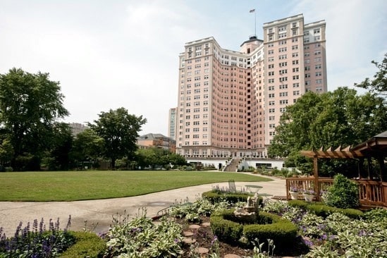 view of building exterior