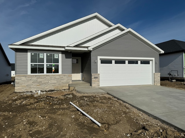 craftsman-style house featuring a garage