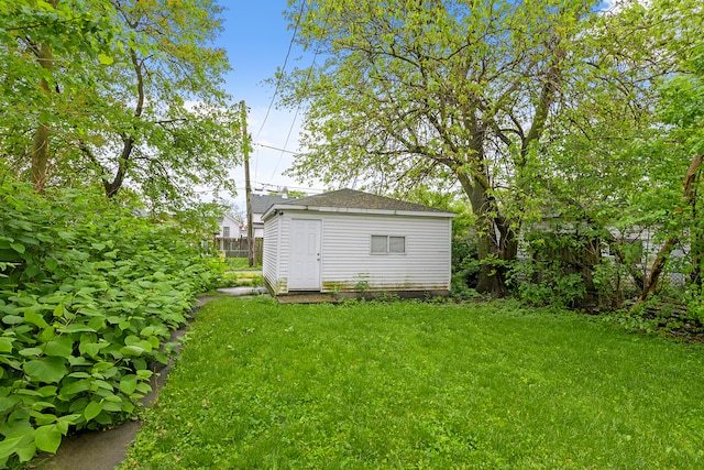 view of yard with a shed