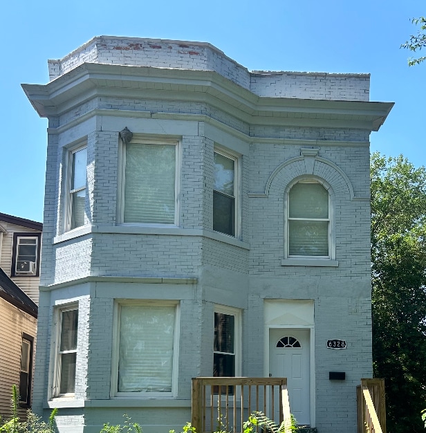 view of front facade