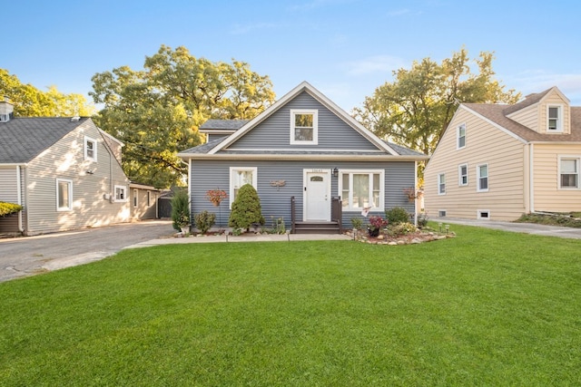 view of front of house with a front yard