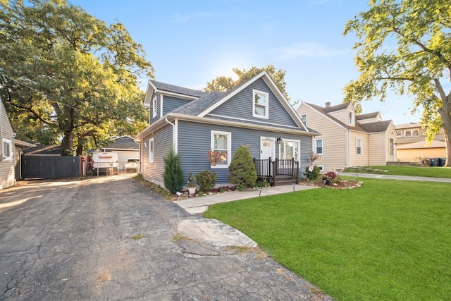 view of front of property with a front yard