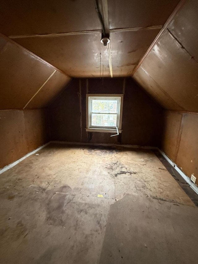 8127 S Coles Ave, Chicago, IL 60617 - additional living space with vaulted ceiling