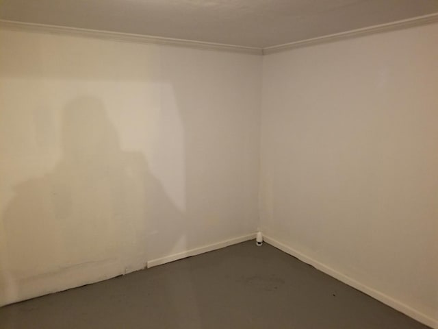 empty room with crown molding