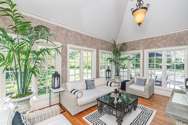 sunroom with vaulted ceiling