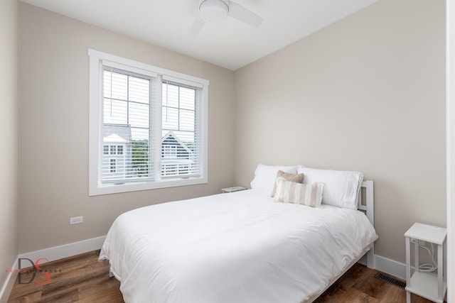 208 Leeward Way, Ottawa, IL 61350 - bedroom featuring wood finished floors and a ceiling fan
