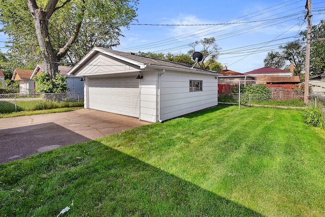 exterior space featuring a lawn