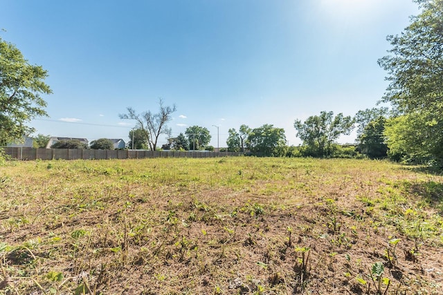 view of yard featuring a rural view