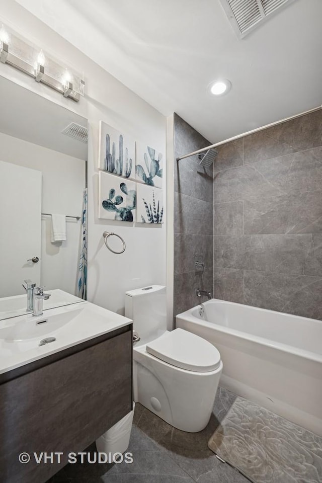 2550 W Thomas St, Chicago, IL 60622 - full bathroom featuring toilet, visible vents, shower / bathtub combination with curtain, and vanity