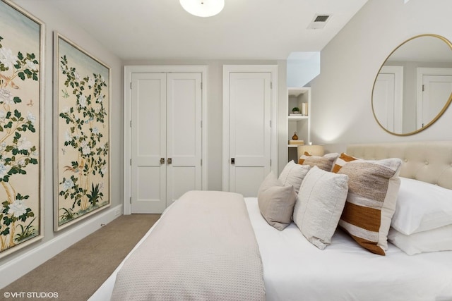 bedroom featuring carpet floors