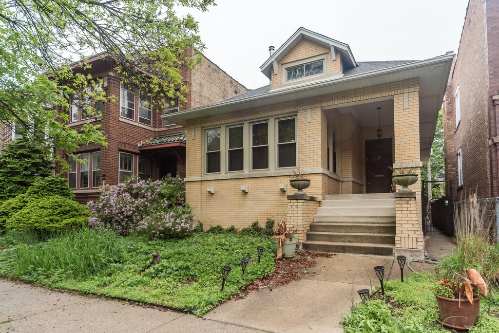 6613 N Ashland Ave, Chicago, IL 60626 - photo 1