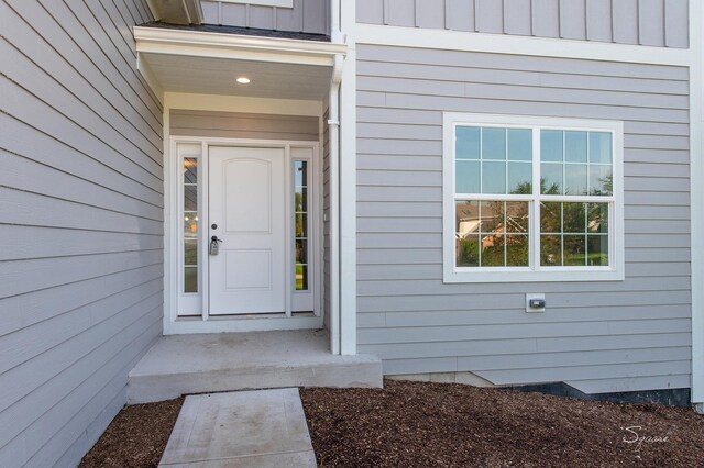 view of property entrance