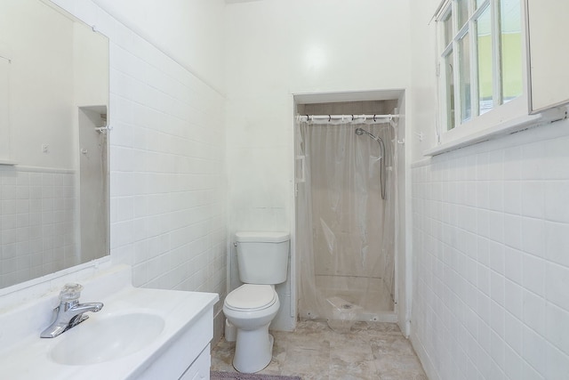 spare room featuring ceiling fan and hardwood / wood-style flooring