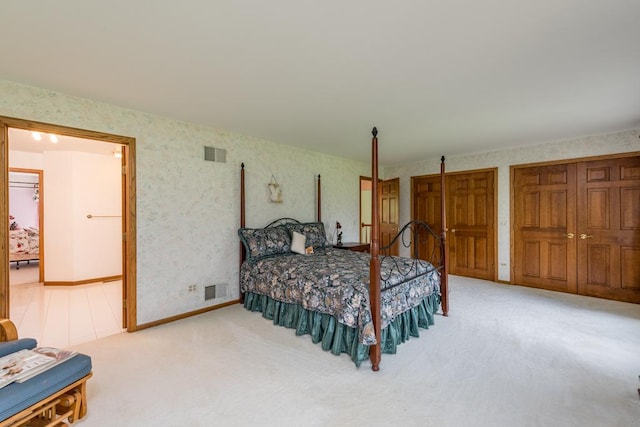 bedroom featuring carpet floors