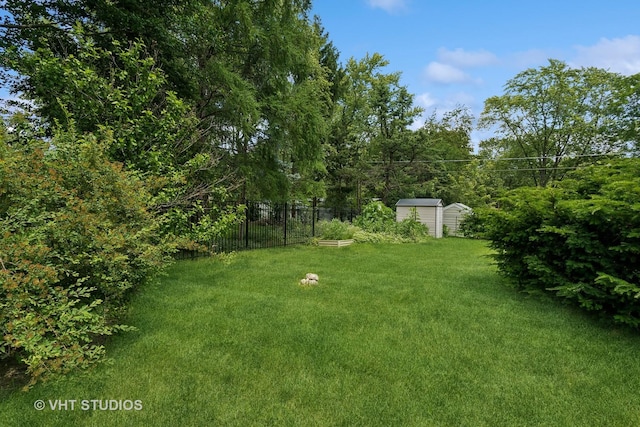 view of yard with a shed