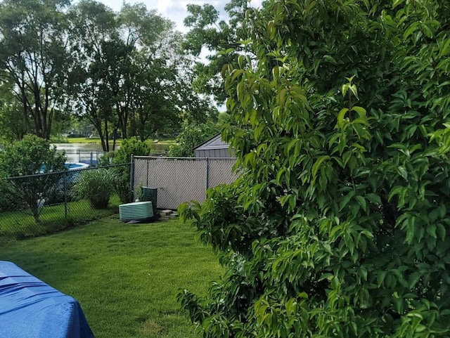 view of yard featuring cooling unit