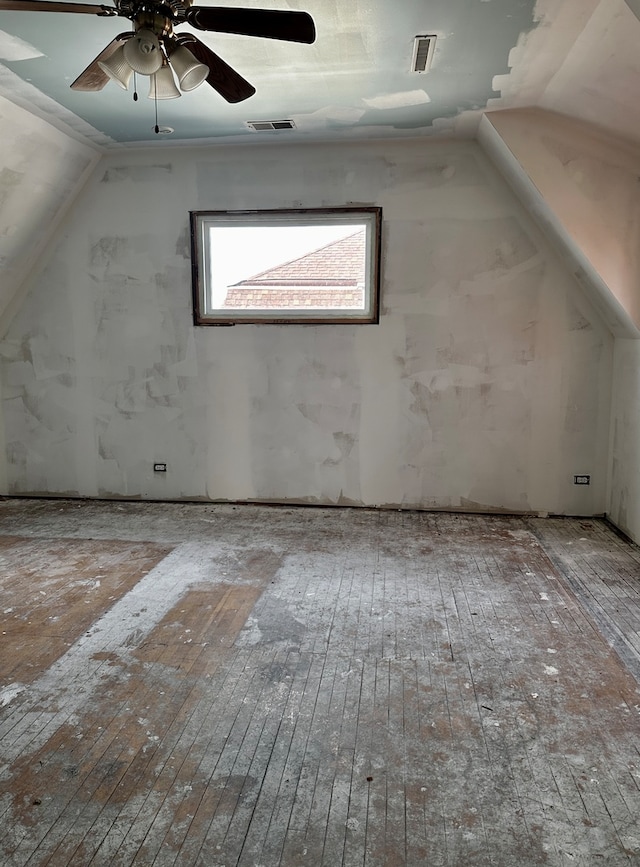 bonus room with ceiling fan