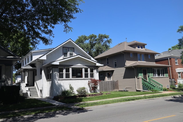1040 N Austin Blvd, Oak Park, IL 60302 - view of front facade featuring entry steps and stucco siding