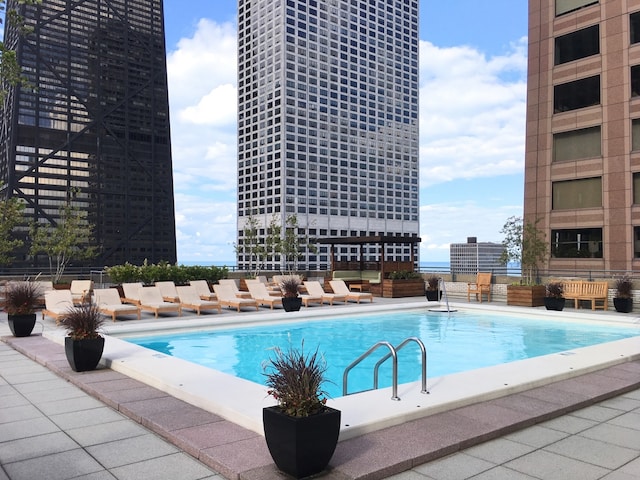 view of swimming pool