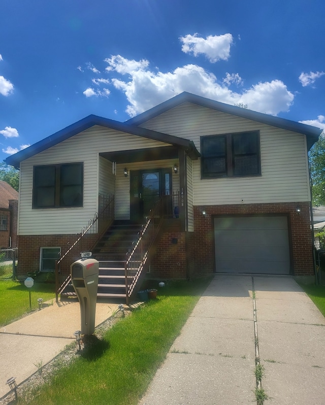 view of front facade featuring a garage