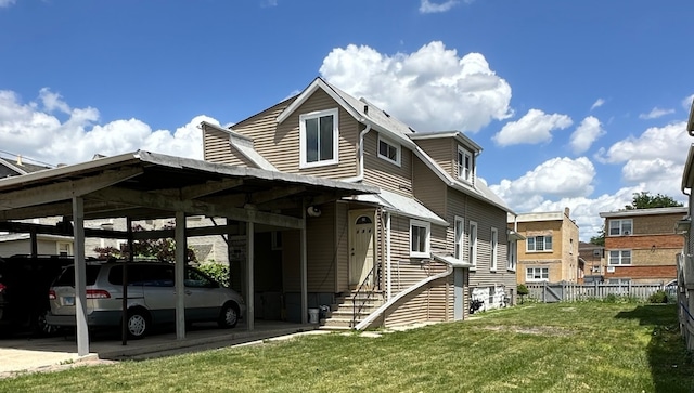 view of front of house featuring a front yard