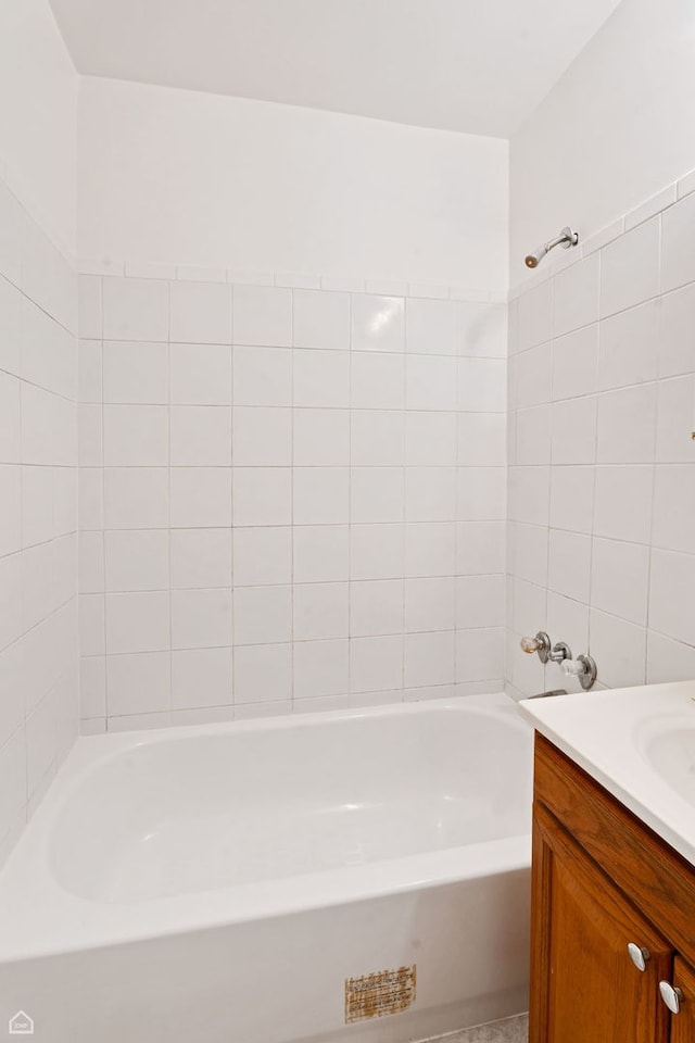 879 Trace Dr Unit 106, Buffalo Grove, IL 60089 - bathroom featuring shower / bath combination and vanity