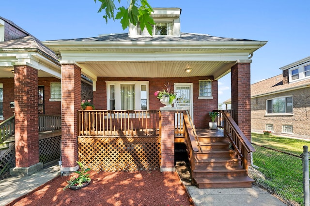 view of front of property featuring a porch